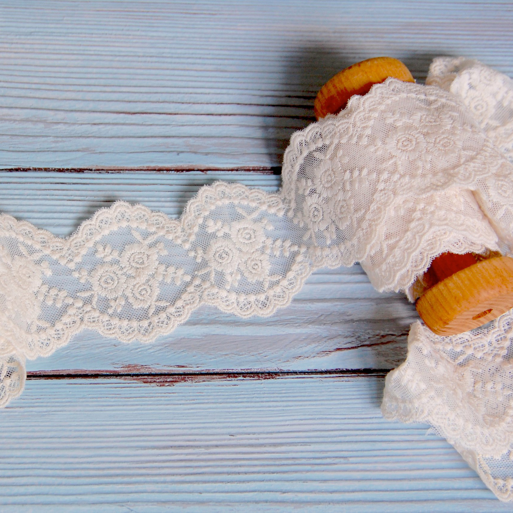 Кружево на сетке 5 см "Камея с пионами" цвет Кремовый