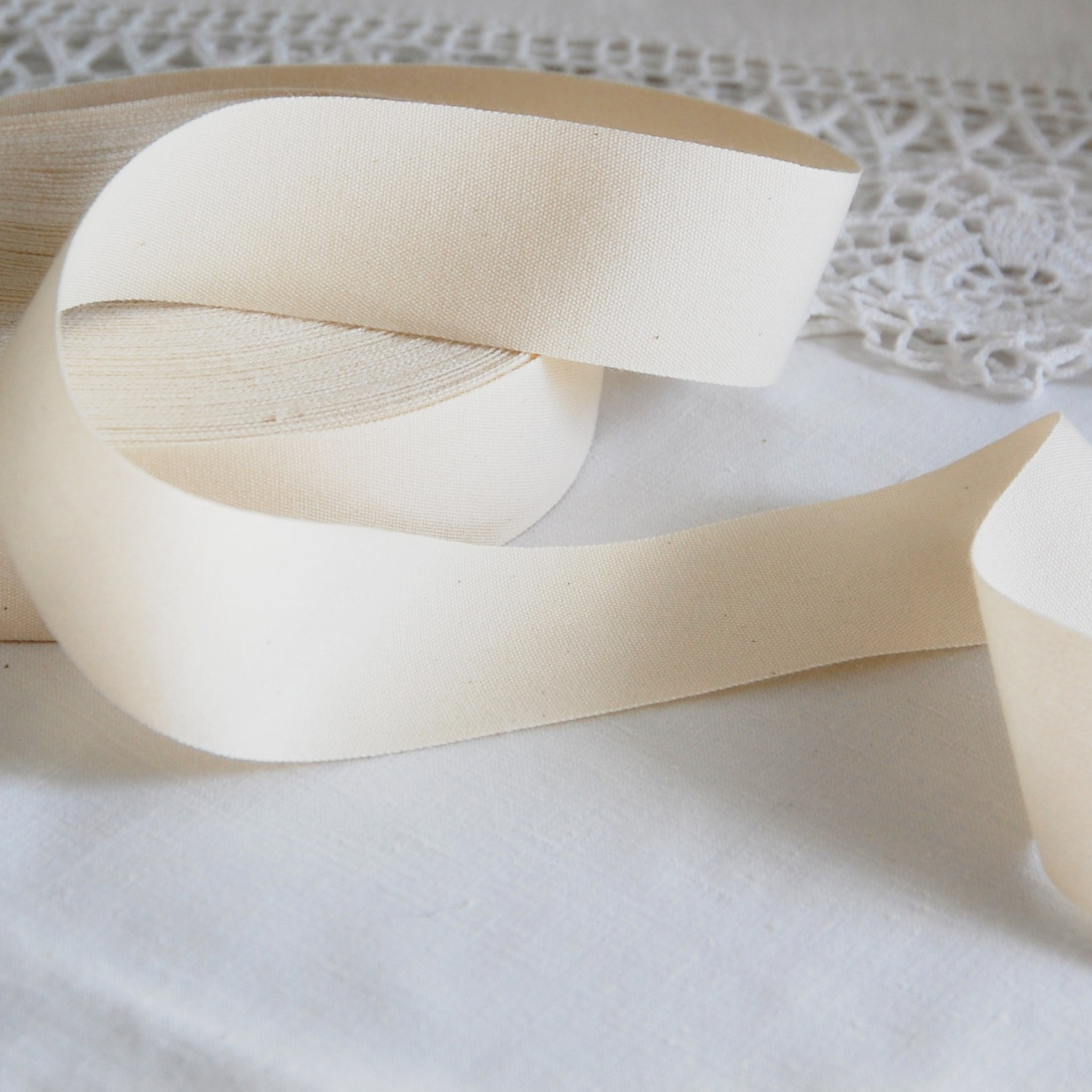 Хлопковая лента 3,5 см цвет Кремовый