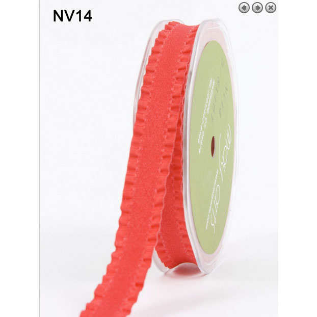 Лента May Arts с ажурной оборкой. Цвет красный