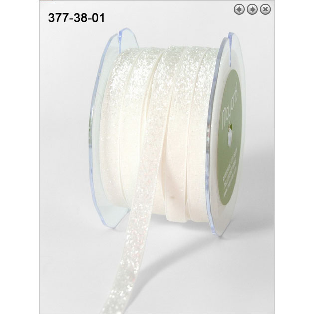 Лента May Arts вельветовая. Цвет белый блестящий