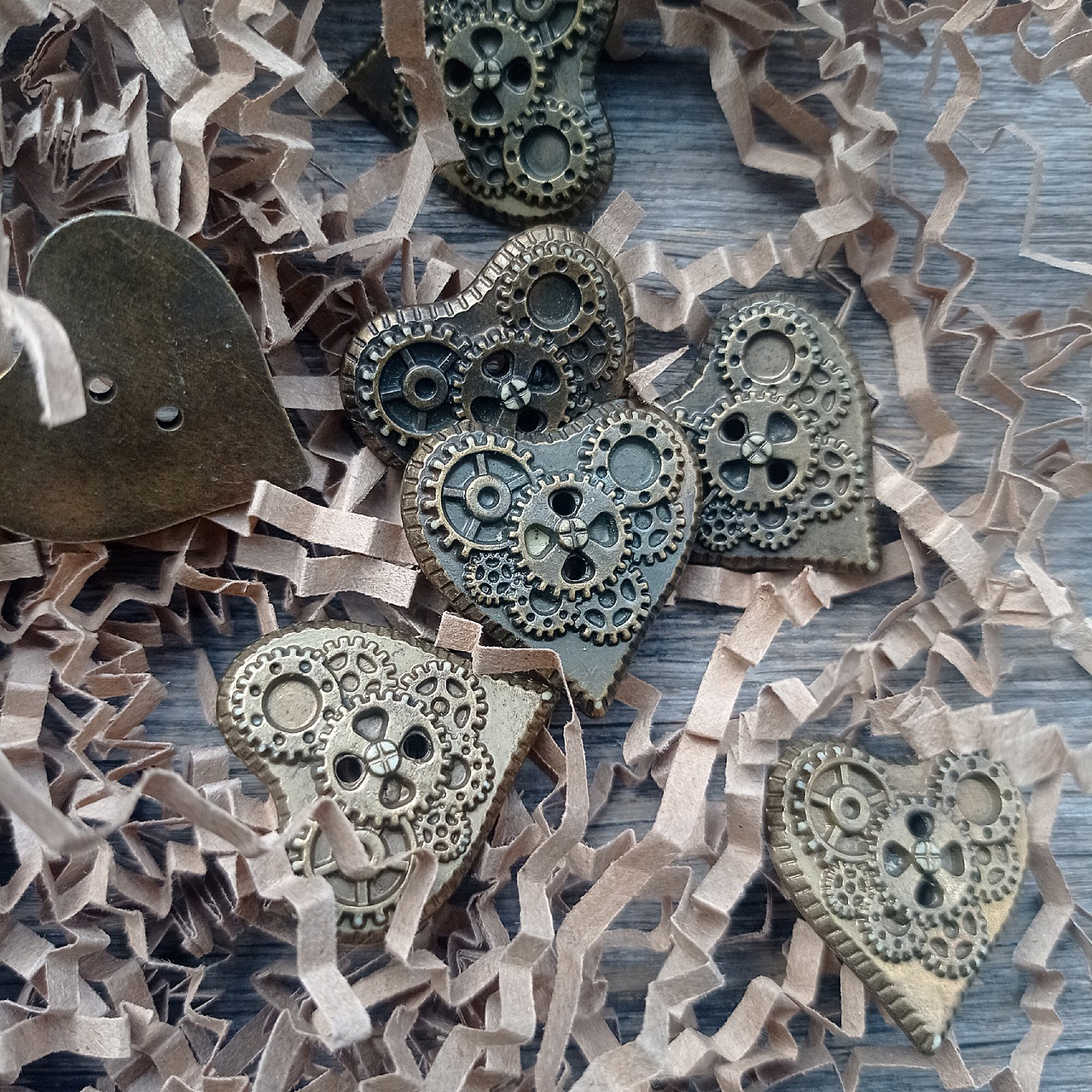 Декор из пластика под металл "Сердце стимпанк" (228)