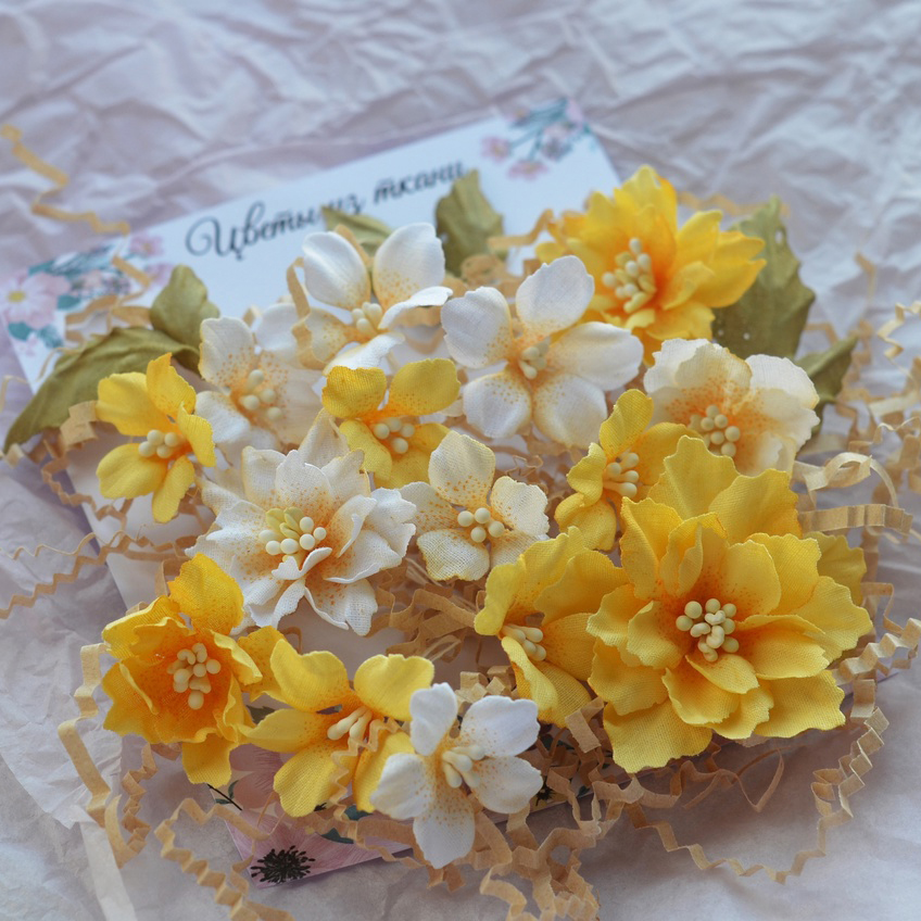 Цветы из ткани от Оли Починковой "Солнечный луч" Полдень