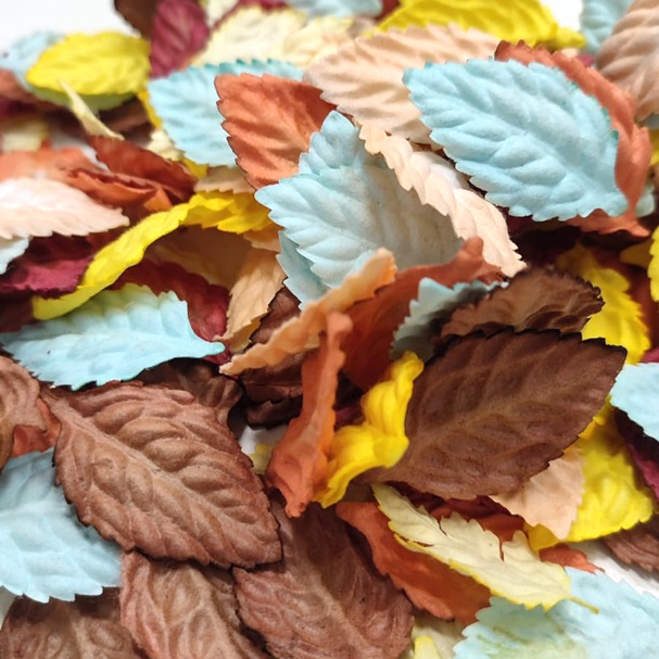 Набор листьев 4,5*2,5 см (12шт) Осенние цвета