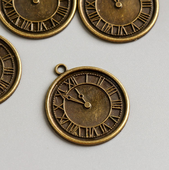 Подвеска металлическая "Часы с римскими цифрами" цвет античный бронзовый
