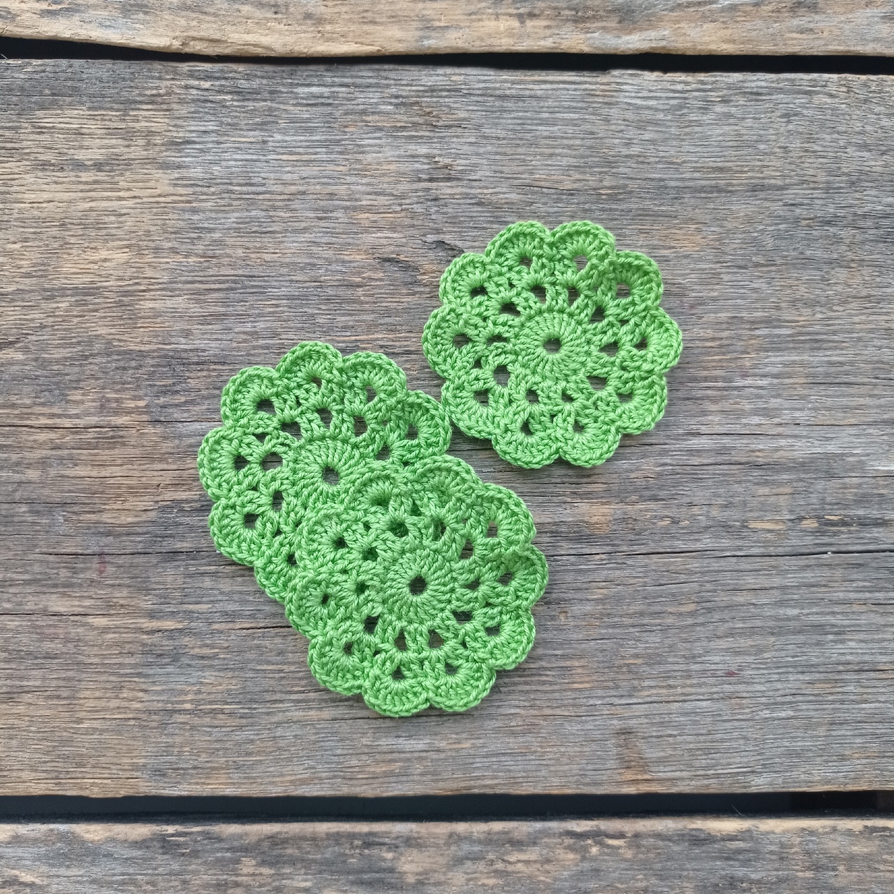 Салфетка ажурная ручной работы Салатовая 5 см