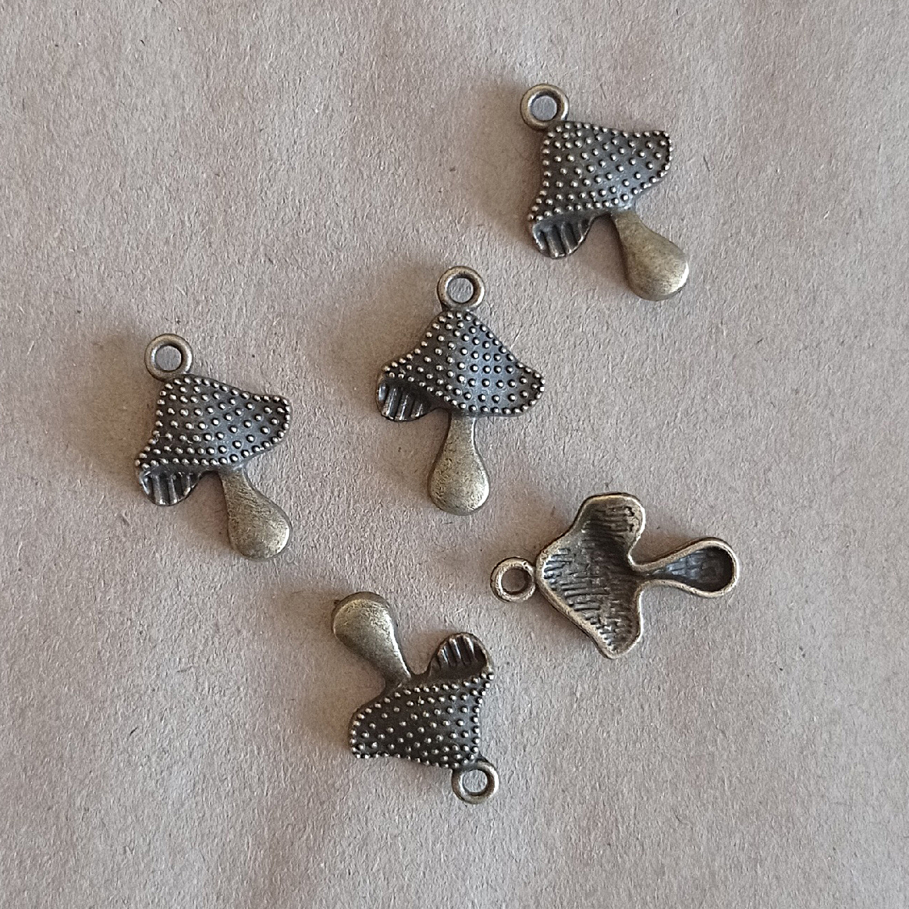 Подвеска металлическая "Мухомор" Цвет бронза (326)