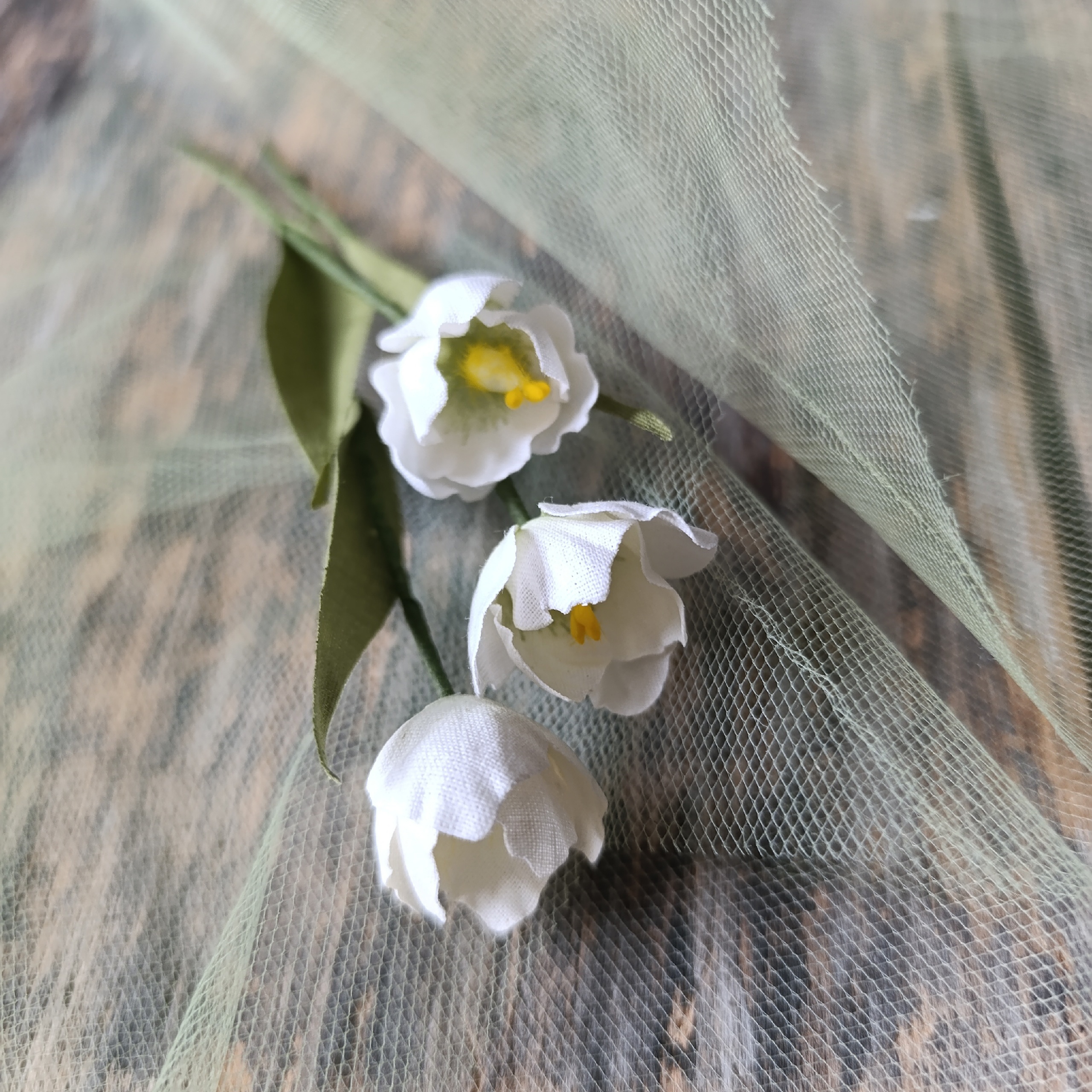 Тюльпан из ткани от Юли Черновой Белый