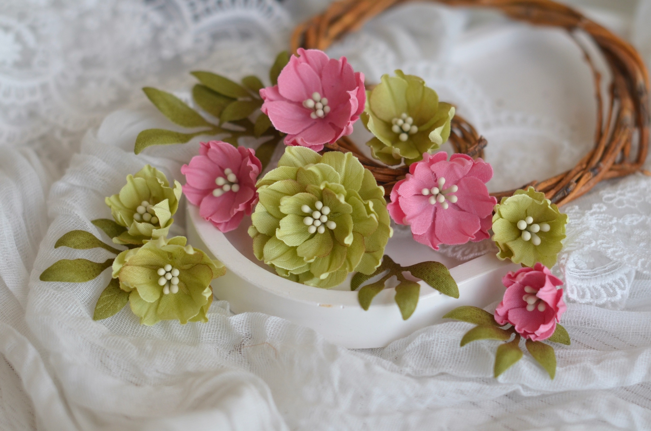 Цветы из ткани от Оли Починковой "Свежесть и энергия"