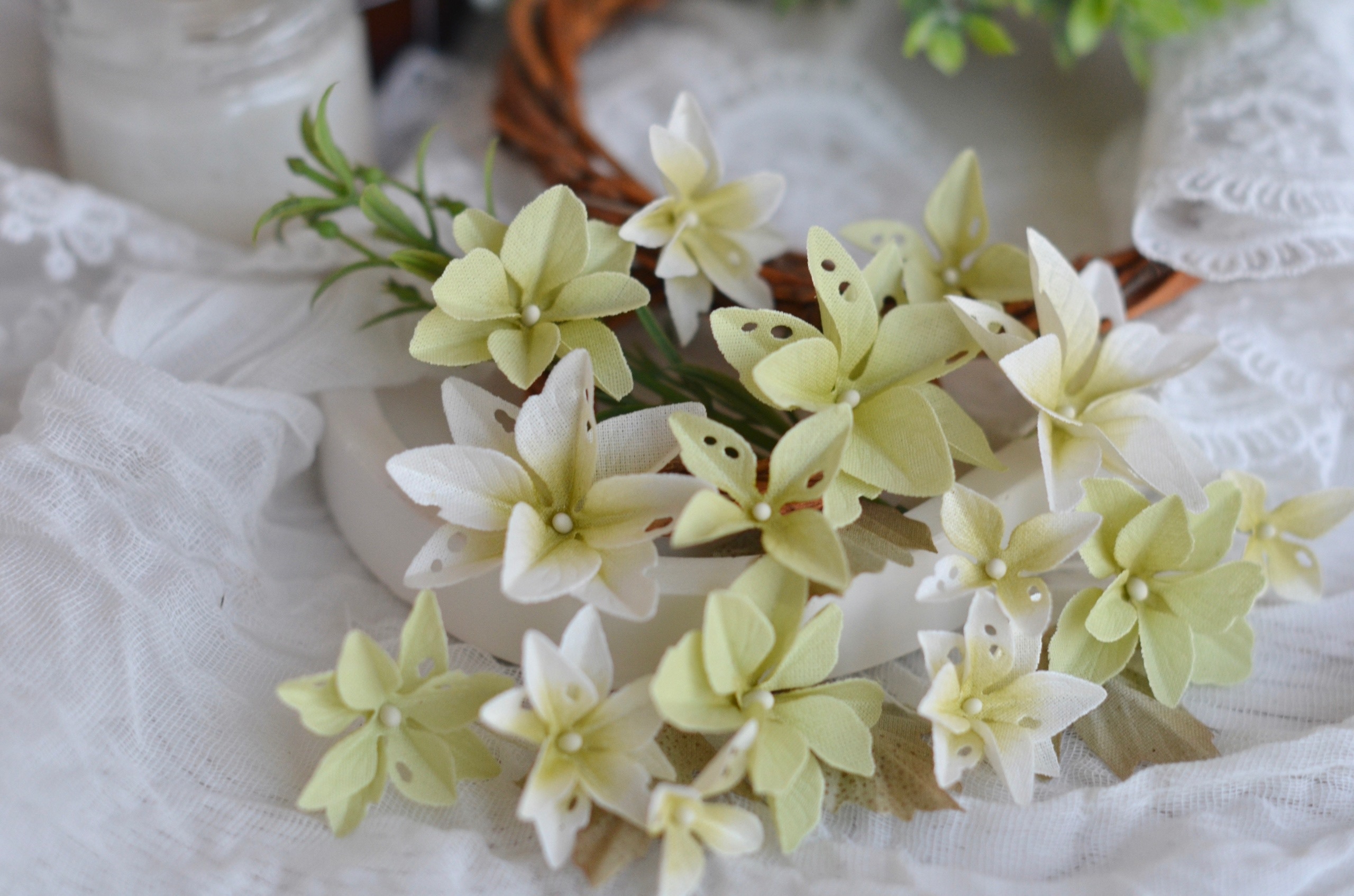 Цветы из ткани от Оли Починковой гортензии "Лаймовый щербет"