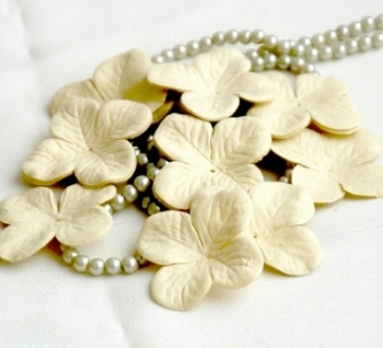 Гортензия 3,5 см, цвет бежевый