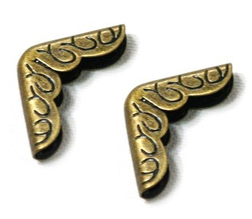 Уголок металл с узором 16 х 16 х3 мм . Цвет античная бронза (261)