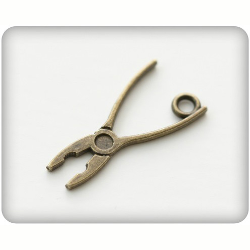 Подвеска металлическая "Плоскогубцы". Цвет античный бронзовый.